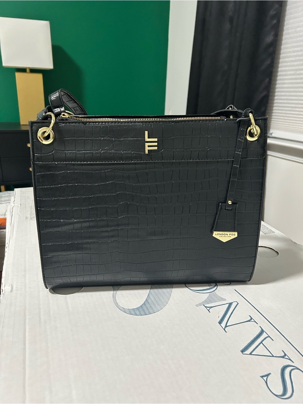 London Fog Black Croc-Embossed Messenger Bag with Gold Hardware Excellent Cond